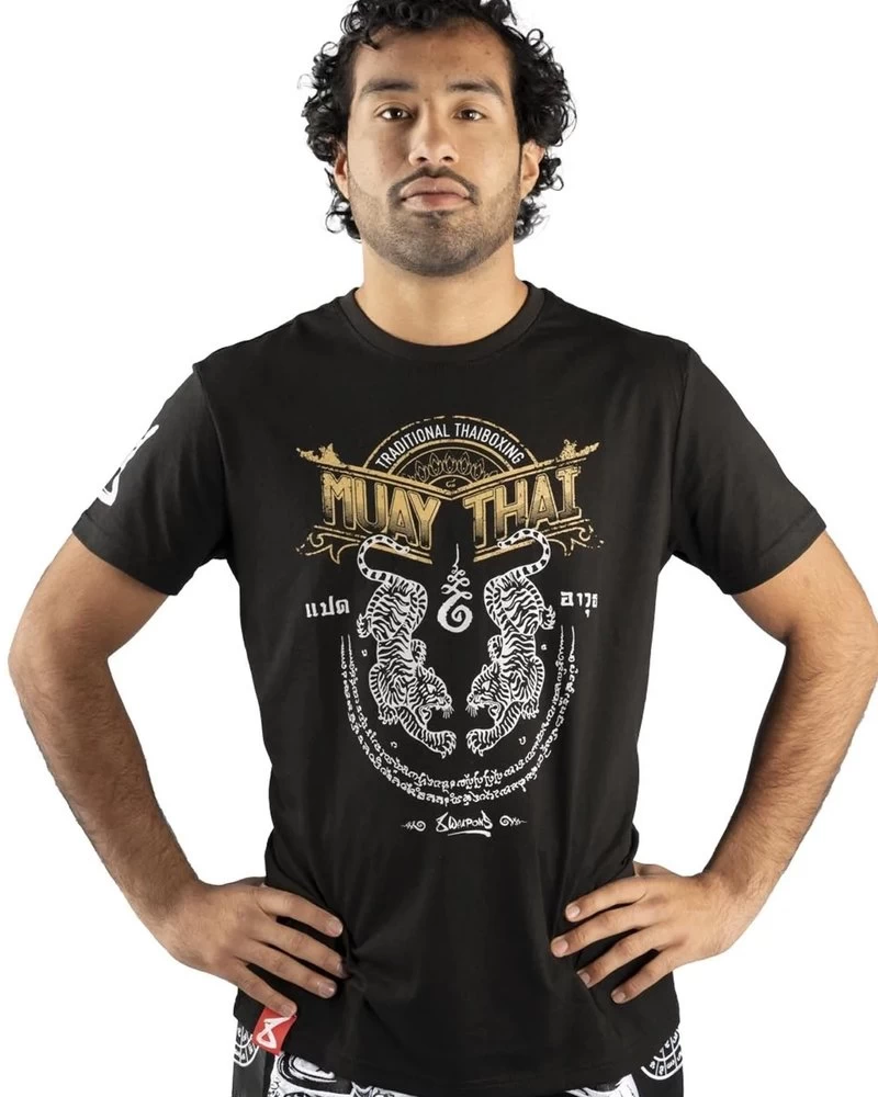 8 Weapons T Shirt Sak Yant Tigers Zwart Geel 3 8 Weapons T Shirt Sak Yant Tigers Zwart Geel