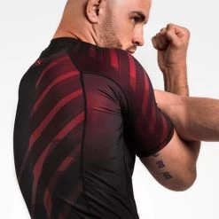 Hayabusa Odor Resist Rash Guard S/S Rood -Boksen Winkel hayabusa hayabusa odor resist rash guard s s rood 2