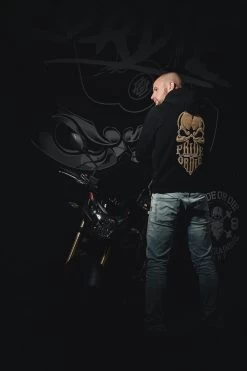Pride Or Die Hoody Sweater Reckless Zwart Goud 12 Pride Or Die Hoody Sweater Reckless Zwart Goud -Boksen Winkel pride or die pride or die hoody sweater reckless z 4