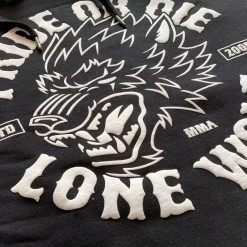 PRiDEorDiE Hoodie Sweater Lone Wolf Zwart -Boksen Winkel pride or die prideordie hoodie sweater lone wolf z 4