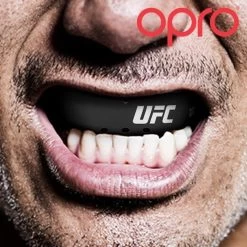 OPRO UFC Mondbeschermer Zilver Zwart Rood Volwassen -Boksen Winkel ufc opro ufc mondbeschermer zilver zwart rood volw 3