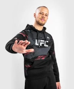 UFC Venum Authentic Fight Week 2.0 Hoodie Zwart Rood -Boksen Winkel ufc venum ufc venum authentic fight week 20 hoodie 2