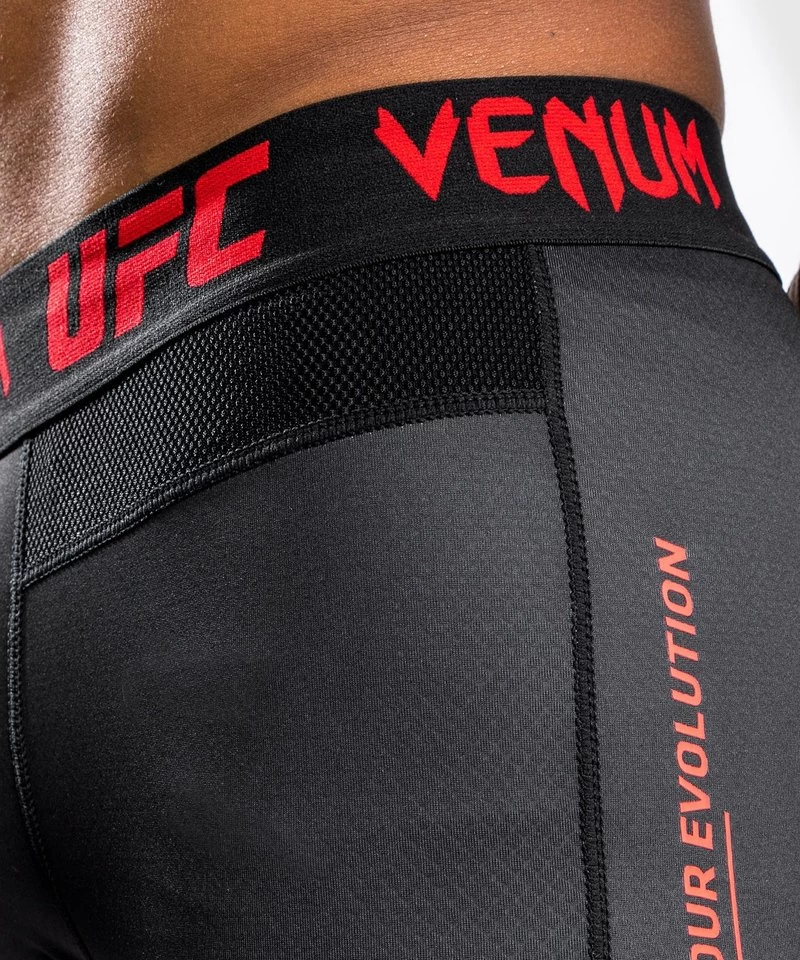 UFC X VENUM Performance Institute Sportlegging Spats Zwart Rood 3 UFC X VENUM Performance Institute Sportlegging Spats Zwart Rood