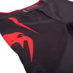 MMA Fight Shorts Challenger Zwart Rood Venum MMA Kleding