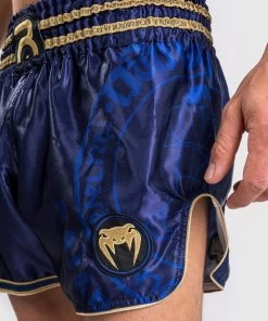RAJADAMNERN X Venum Muay Thai Short Marineblauw 13 RAJADAMNERN X Venum Muay Thai Short Marineblauw -Boksen Winkel venum rajadamnern x venum muay thai short marinebl 1
