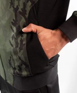 UFC Venum Authentic Fight Week Hoodie Met Rits Kaki 17 UFC Venum Authentic Fight Week Hoodie Met Rits Kaki -Boksen Winkel venum ufc venum authentic fight week hoodie met ri 7