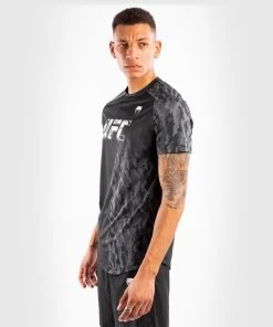 UFC Venum Authentic Fight Week Performance S/S T-shirt Zwart -Boksen Winkel venum ufc venum authentic fight week performance s 4