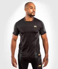Venum Athletics Dry Tech T-shirt Zwart Goud -Boksen Winkel venum venum athletics dry tech t shirt zwart goud 3