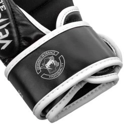 Venum Challenger 3.0 MMA Sparring Handschoenen Zwart Wit -Boksen Winkel venum venum challenger 30 mma sparring handschoene 4
