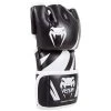 Venum Challenger MMA Handschoenen Zwart Wit -Boksen Winkel venum venum challenger mma handschoenen zwart wit