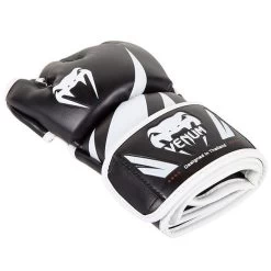Venum Challenger MMA Handschoenen Zwart Wit -Boksen Winkel venum venum challenger mma handschoenen zwart wit 4