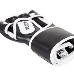 Venum Challenger MMA Handschoenen Zwart Wit -Boksen Winkel venum venum challenger mma handschoenen zwart wit 9