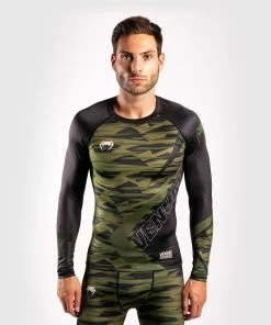 Venum Contender 5.0 Rashguards L / S Khaki Camo -Boksen Winkel venum venum contender 50 rashguards l s khaki camo 3