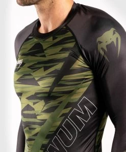 Venum Contender 5.0 Rashguards L / S Khaki Camo -Boksen Winkel venum venum contender 50 rashguards l s khaki camo 4