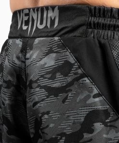 Venum Defender Fightshort Dark Camo -Boksen Winkel venum venum defender fightshort dark camo 1