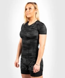 Venum Defender Rash Guard S/S Dames Dark Camo -Boksen Winkel venum venum defender rash guard s s dames dark cam 6
