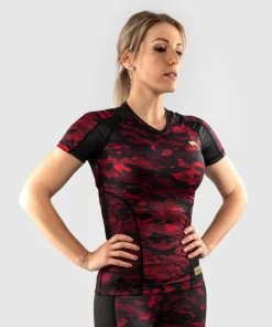 Venum Defender Rash Guard S/S Dames Zwart Rood 15 Venum Defender Rash Guard S/S Dames Zwart Rood -Boksen Winkel venum venum defender rash guard s s dames zwart ro 5