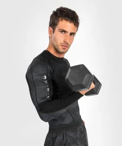 Venum Electron 3.0 Rash Guard Compressie Shirt L/S Zwart 15 Venum Electron 3.0 Rash Guard Compressie Shirt L/S Zwart -Boksen Winkel venum venum electron 30 rash guard compressie shir 5