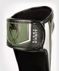 Venum Elite Evo Kickboks Scheenbeschermers Kaki Zilver -Boksen Winkel venum venum elite evo kickboks scheenbeschermers k 3