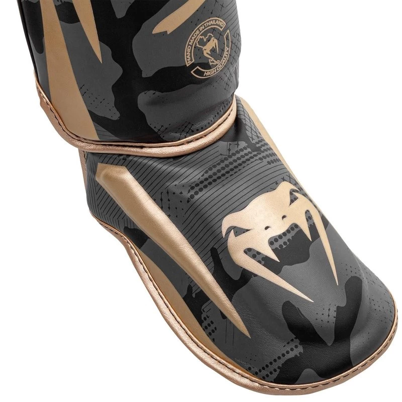 Venum Elite (Kickboks) Scheenbeschermers Dark Camo Gold 4 Venum Elite (Kickboks) Scheenbeschermers Dark Camo Gold - Afbeelding 2