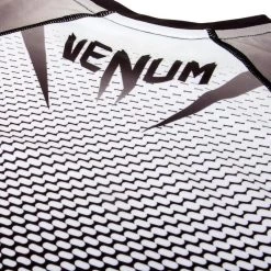 Venum Eyes L/S Rash Guard Black Vechtsport Winkel -Boksen Winkel venum venum eyes l s rash guard black vechtsport w 6