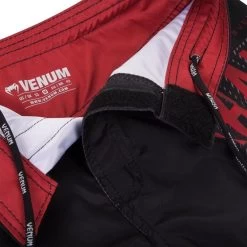 Venum Fightshorts Train Hard Hit Heavy Zwart Rood -Boksen Winkel venum venum fightshorts train hard hit heavy zwart 2