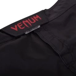 Venum Fightshorts Train Hard Hit Heavy Zwart Rood -Boksen Winkel venum venum fightshorts train hard hit heavy zwart 5