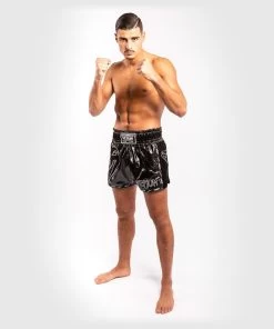 Venum GIANT INFINITE Muay Thai Kickboks Broekje Zwart Zwart 19 Venum GIANT INFINITE Muay Thai Kickboks Broekje Zwart Zwart -Boksen Winkel venum venum giant infinite muay thai kickboks broe 8