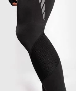Venum JAWS 2.0 Sportlegging Spats Heren Zwart Grijs -Boksen Winkel venum venum jaws 20 sportlegging spats heren zwart 1