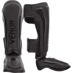 Venum Kickboks Scheenbeschermers Elite Black On Black Shinguards -Boksen Winkel venum venum kickboks scheenbeschermers elite black 4