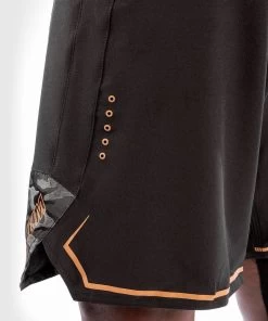 Venum Light 4.0 Fightshort Vechtsportbroek Zwart Brons -Boksen Winkel venum venum light 40 fightshort vechtsportbroek zw 8