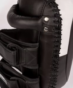 Venum Light Kick Pads 2.0 Skintex Leer Zwart Wit - Per Paar -Boksen Winkel venum venum light kick pads 20 skintex leer zwart 6