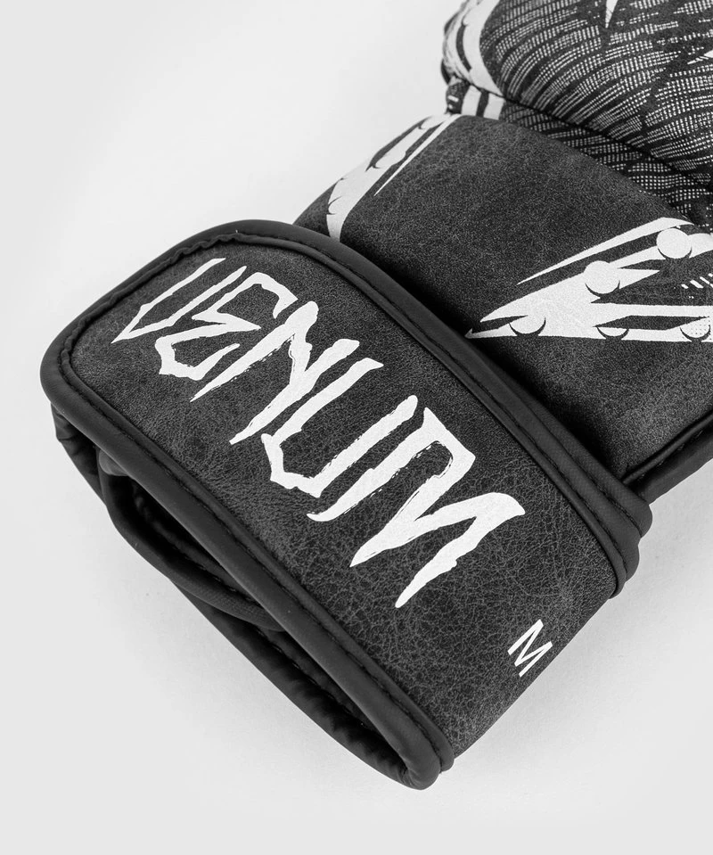 Venum MMA GLDTR 4.0 MMA Handschoenen Zwart Wit 3 Venum MMA GLDTR 4.0 MMA Handschoenen Zwart Wit
