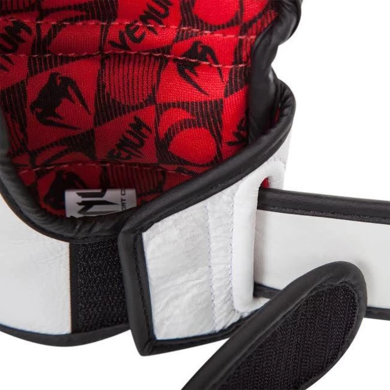 Venum MMA Handschoenen Undisputed 2.0 Zwart Wit MMA Gloves 3 Venum MMA Handschoenen Undisputed 2.0 Zwart Wit MMA Gloves