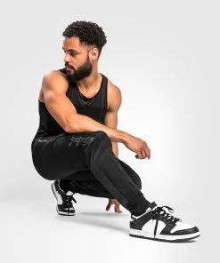 Venum OKINAWA 3.0 Joggers Joggingbroek Zwart Rood -Boksen Winkel venum venum okinawa 30 joggers joggingbroek zwart 3