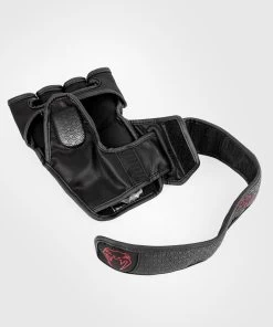 Venum OKINAWA 3.0 MMA Handschoenen Zwart Rood -Boksen Winkel venum venum okinawa 30 mma handschoenen zwart rood 1