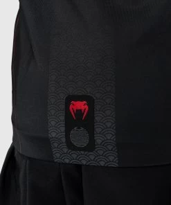 Venum OKINAWA 3.0 Rash Guard Kids Zwart Rood -Boksen Winkel venum venum okinawa 30 rash guard kids zwart rood 5