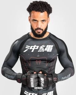 Venum OKINAWA 3.0 Rash Guard L/S Zwart Rood -Boksen Winkel venum venum okinawa 30 rash guard l s zwart rood 7