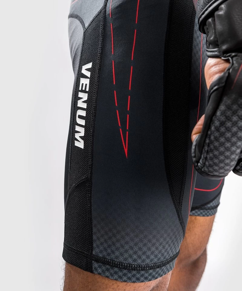 Venum OKINAWA 3.0 Vale Tudo Short Zwart Rood 11 Venum OKINAWA 3.0 Vale Tudo Short Zwart Rood - Afbeelding 9