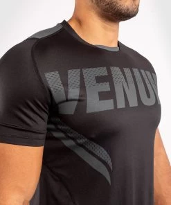 Venum ONE FC Impact Dry Tech T-shirt Zwart Zwart -Boksen Winkel venum venum one fc impact dry tech t shirt zwart z 2