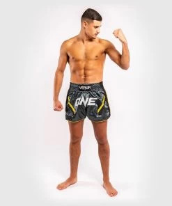 Venum ONE FC Impact Muay Thai Short Grijs Zwart -Boksen Winkel venum venum one fc impact muay thai short grijs zw 4