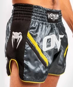 Venum ONE FC Impact Muay Thai Short Grijs Zwart -Boksen Winkel venum venum one fc impact muay thai short grijs zw 7