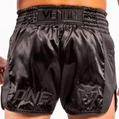 Venum ONE FC Impact Muay Thai Short Zwart Zwart -Boksen Winkel venum venum one fc impact muay thai short zwart zw 2