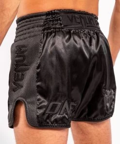 Venum ONE FC Impact Muay Thai Short Zwart Zwart -Boksen Winkel venum venum one fc impact muay thai short zwart zw 7
