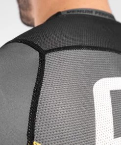 Venum ONE FC Impact Rashguard L/S Grijs Geel -Boksen Winkel venum venum one fc impact rashguard l s grijs geel 4