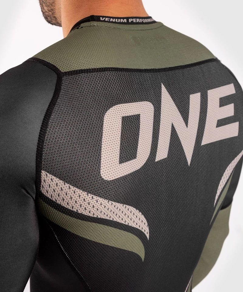 Venum ONE FC Impact Rashguard L/S Zwart Kaki 4 Venum ONE FC Impact Rashguard L/S Zwart Kaki - Afbeelding 2