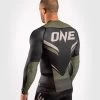 Venum ONE FC Impact Rashguard L/S Zwart Kaki -Boksen Winkel venum venum one fc impact rashguard l s zwart kaki