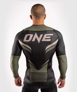 Venum ONE FC Impact Rashguard L/S Zwart Kaki 11 Venum ONE FC Impact Rashguard L/S Zwart Kaki -Boksen Winkel venum venum one fc impact rashguard l s zwart kaki 2