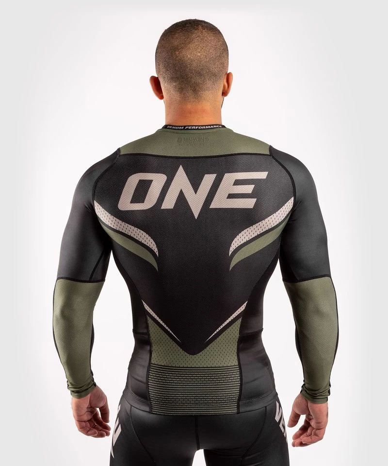 Venum ONE FC Impact Rashguard L/S Zwart Kaki 5 Venum ONE FC Impact Rashguard L/S Zwart Kaki - Afbeelding 3