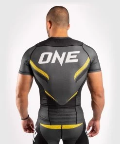 Venum ONE FC Impact Rashguard S/S Grijs Geel -Boksen Winkel venum venum one fc impact rashguard s s grijs geel 5